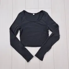 GU Sサイズ ダークグレー クロップド長袖Tシャツ