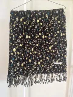 LOWRYS FARM花柄ストール