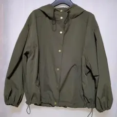 オリーブグリーン フード付き マウンテンパーカー　Ｍサイズ