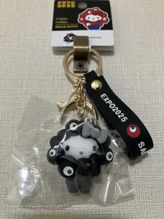 【タグ付き】ミャクミャク　サンリオ　黒　なりきり　キーホルダー　キティ