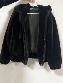 ZARA 黒 フード付きファージャケット