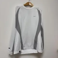 Nike ホワイト レッド Vネック 長袖カットソー L - メルカリ