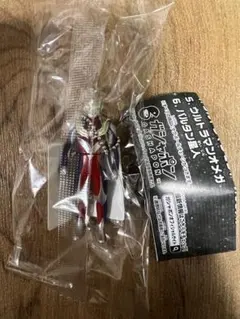 ウルトラソフビシリーズ　ミニチュアスイングマスコット　ティガ