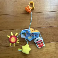 アンパンマン 車　ぶら下がる
