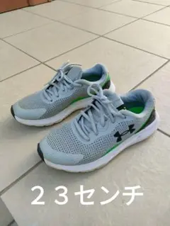 Under Armour グレー/グリーン スニーカー
