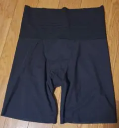 2025年　ユニクロ ボディーシェイパーショーツ Lサイズ　 ブラック