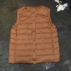 ★無印良品 軽量ダウン ノーカラーベスト L スモーキーオレンジ レディース