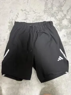 adidas 黒 ショートパンツ M