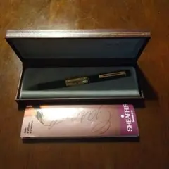 SHEAFFER 440 万年筆 金色と黒の装飾 14K サーファー - メルカリ