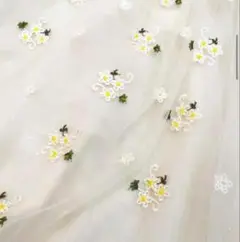 9/15限りSALE 花刺繍　布　シフォン
