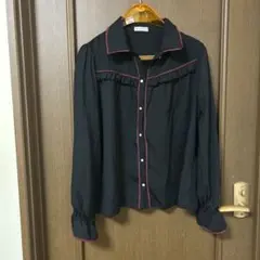 axes femme 長袖ブラウス ブラック レッドパイピングのサムネイル