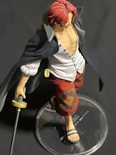 ワンピース シャンクス フィギュア 一番くじ 新四皇