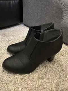 Lounge 本革ショートブーティ