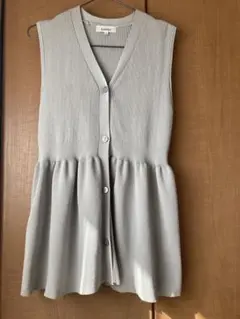 しまむら　ベスト　グレー