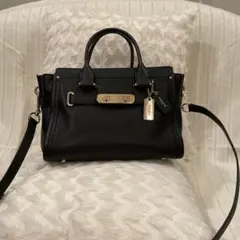 美品　コーチスワッガー27 コーチショルダーバッグ　ツーウェイ