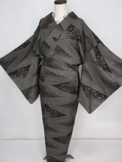 購入者ページ◆厳選◆未使用同然◆手絞りのお洒落な上質な小紋◆裄68丈159 厳選◇未使用同然◇手絞りのお洒落な上質な小紋◇正絹◇仕付◇裄68丈159