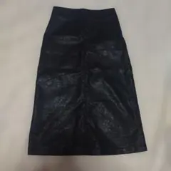黒 レザー タイトスカート スリット入り