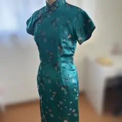 エメラルドグリーン 花柄刺繍 チャイナドレス