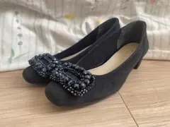 黒 スエード ビーズ付きパンプス