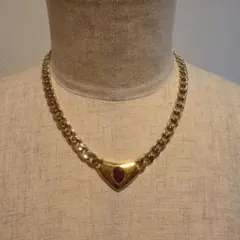 ゴールドチェーンネックレス 赤いストーン付き