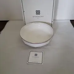 未使用　長期保管品　GIVENCHY ジバンシィ 磁器 ボウル 皿のサムネイル