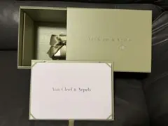 新品未使用Van Cleef & Arpels ヴァンクリ　ピアス　ギフト箱
