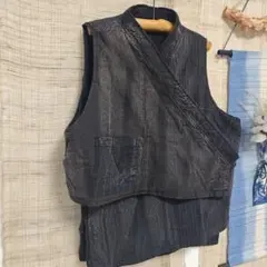 古布リメイク　個性的な中綿ベスト