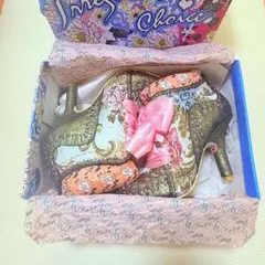 メルカリ市値引き✨イレギュラーチョイス ハイヒール 24.5cm ゴールド✨のサムネイル