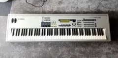 完動美品/液晶シール残】YAMAHA MOTIF8 88鍵 専用スタンド付 - メルカリ