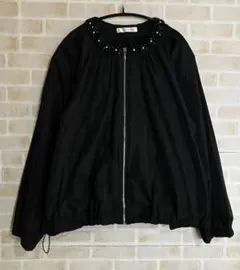 美品 DoCLASSSE ビーズ装飾 ジャンパー ブルゾン ブラック 11号のサムネイル