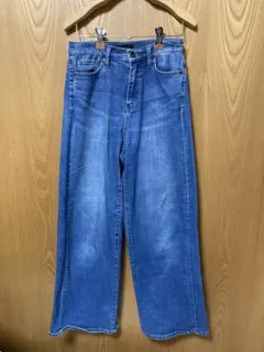 ユニクロ　バギーデニム　22