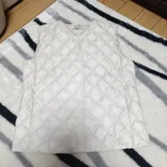 ユニクロ　ウルトラライトダウンベスト　アイボリー　Мサイズ