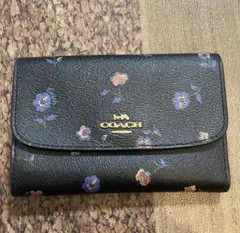 新品　コーチ　COACH×花柄　２つ折り財布　お札入れ小銭入れ充実