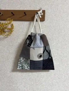 パッチワークハンドメイド巾着袋グレー系