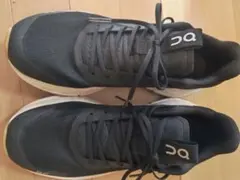 ブラック スニーカー