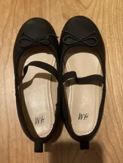 H&M 黒 リボン付きバレエシューズ