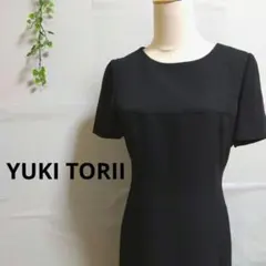 ユキトリイ ブラックフォーマルワンピース　半袖　礼服　冠婚葬祭のサムネイル