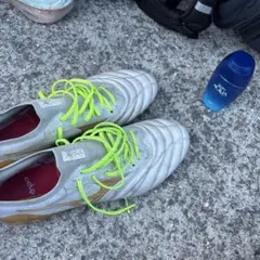 MIZUNO モレリアネオ4の横にある日焼け止めのサムネイル