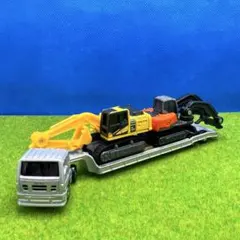廃盤　トミカ　いすゞ ギガ 重機搬送車　低床　重機回送車　KOMATSU ユンボ