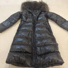 最終お値下げ❗【美品】デュベティカ ファー付きダウンジャケット サイズ40 極美品✨️デュベティカ ファー付ダウンジャケット40 ロゴフ