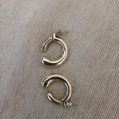 ゴールド フープ型ピアス メタル製