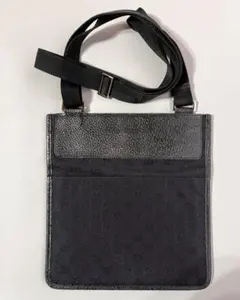 レ*カ様 GUCCI グッチ GGキャンバス ショルダーバッグ ブラック