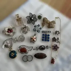 ビンテージ風花柄ブローチセット