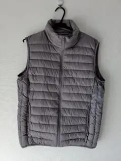 【UNIQLO】 ウルトラライトダウンベスト M グレー