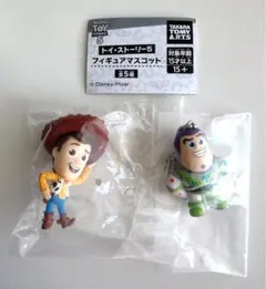 トイストーリー5 フィギュアマスコット　ウッディ　バズ　セット