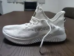 ホワイト スニーカー