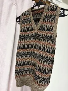 幾何学模様 Vネック ニットベスト