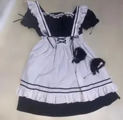 フリル付き黒白メイド服