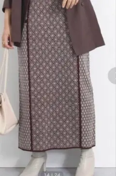 幾何学模様ニットタイトロングスカート