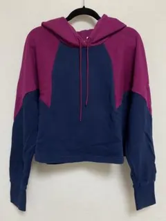 adidas originals▽ラージロゴクロップドパーカー